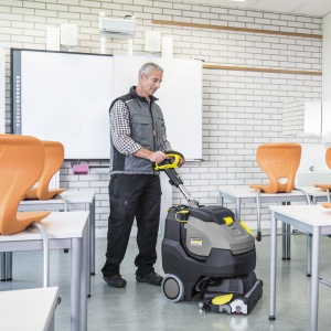 Masina de frecat/aspirat Karcher cu acumulatori Karcher BR 45/22 C Bp Pack Go!Further, cadou include detergent pardoseală RM 69 N - 5 litri si filtru protectie - Img 2