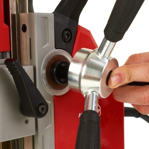 Masina de gaurit cu talpa magnetica 220 V Milwaukee MDE41, diametru gaurit metal 41 mm, alimentare Retea 220-240 V - Img 12
