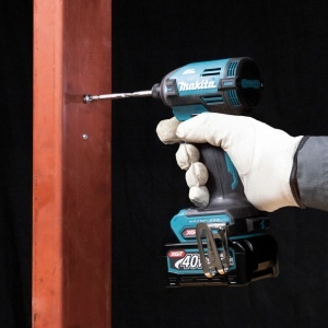 Masina de insurubat cu impact Makita XGT, 210 Nm, livrata cu 2 acumulatori 40Vmax 2.0Ah - Img 6
