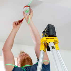 Nivela laser Stanley Fatmax FMHT77598-1, 5 puncte, linii in cruce, linie laser verde - Img 7