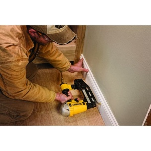 Pistol pneumatic pentru batut cuie 16 GA Dewalt DPN1664PP, cu varf de precizie - Img 2