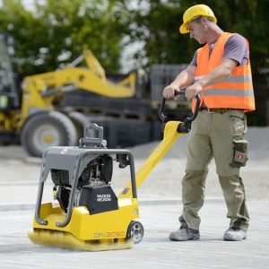 Placa compactoare reversibila Wacker Neuson DPU3050H, diesel, greutate 181 kg, forta de impact 30 kN - Img 8