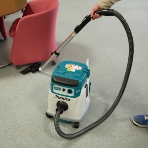 Aspirator Makita clasa L 15L compatibil cu acumulatori LXT 18Vx2 - Img 2