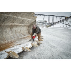 Cheie de impact 1″ ONE-KEY™ M18 FUEL™ cu mâner-D, cuplu ridicat, inel de fixare și gât lung M18 ONEFHIWF1D-121C, echipat, 1 baterie, incarcator, valiza, cuplu 2576 Nm - Img 12