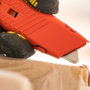 Cutter metalic cu lama auto-retractabila Stanley 1-10-189, 155 mm, vrac - Img 3