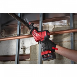 Fierastrau sabie cu acumulator Milwaukee FUEL M18 FHZ-502X, livrat cu acumulatori, valiza