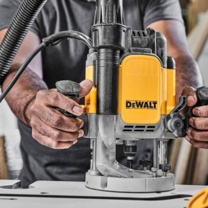 Masina de frezat verticala Dewalt DWE625, 2300 W, adancime de lucru pana la 80 mm - Img 7