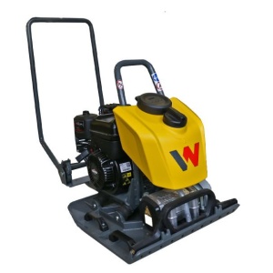 Placa compactoare unidirectionala Wacker Neuson BPS1550BW, motor benzina Briggs & Stratton, 15 kN, rezervor apa 8L, 750 m²/h - Img 2