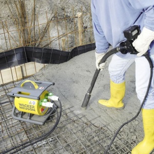Vibrator de beton compatibil cu convertizor Wacker Neuson IRSEN 58/250 GV, cap vibrant 58 mm cu protectie de cauciuc, lungime furtun 0.8 m, frecventa 250 Hz, maner vibratii scazute - Img 6