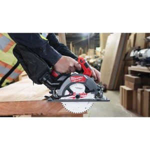 Fierastrau circular Milwaukee cu acumulator, model M18 FCSDC165-0, 165mm - Img 11