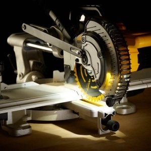 Fierastrau circular pentru taieri inclinate Dewalt DCS365N, compatibil cu acumulator Li-Ion 18 V XR, diametru 184 mm - Img 7