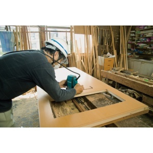 Masina de frezat verticala Makita 8 mm, 900W - Img 3