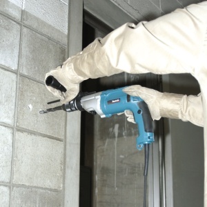 Masina de gaurit cu percutie Makita 1010W - Img 2