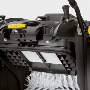 Masina de maturat-aspirat cu motor termic Karcher KM 75/40 W G Facelift, autotractare - Img 6