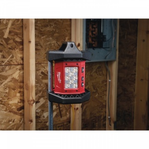 Proiector Milwaukee M18 AL-0, IP 54, 1500 lumeni, livrat fara acumulator