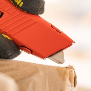 Cutter metalic cu lama auto-retractabila Stanley 0-10-189, 155 mm, ambalare individuala - Img 4