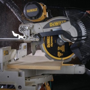Disc Dewalt DT1474 pentru fierastrau circular, D 250x30x2.2 mm, 12 dinti, taiere fibrociment, seria Extreme - Img 2