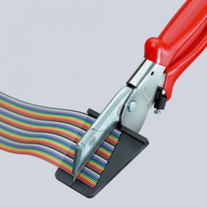 KNIPEX 94 15 215 Tăietor pentru cabluri de tip platbandă cu învelișuri din plastic cromat 215 mm - Img 4