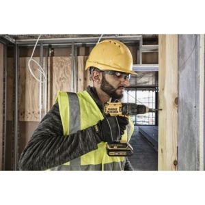 Masina de gaurit si insurubat cu percutie, cu acumulatori Dewalt DCD778S2T, 18V/1.5Ah, cuplu maxim 65 Nm, 2 acumulatori, incarcator, valiza de transport - Img 3
