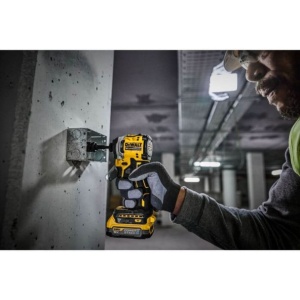 Masina de insurubat cu impact Dewalt DCF850E2T, cuplu maxim 205 Nm, cu 2 acumulatori POWERSTACK 18V / 1.7 Ah si incarcator in valiza de transport TSTAK - Img 4