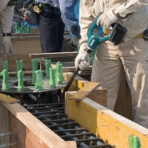Vibrator Makita pentru beton 1200 mm fara acumulatori compatibil cu acumulatori Li-Ion LXT 18V - Img 2