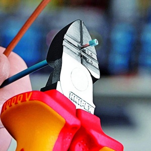 Cleste sfic pentru dezizolat, izolat la 1000 V, cromat, KNIPEX, 160 mm - Img 4