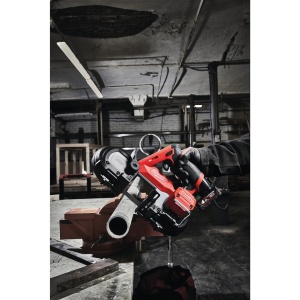 Fierăstrău sub compact cu bandă 64 mm M12 FUEL™ M12 FBS64-402C ( KIT: 2 x M12 B4 Acumulator, C12 C Încarcător, Kitbox) - Img 9