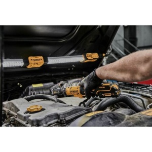 Masina de insurubat unghiulara DeWalt DCF503L1G, patrat 3/8", maxim 81 Nm, cu un acumulator 12V XR / 3.0 Ah versiunea G si incarcator - Img 3