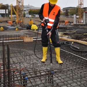 Vibrator de beton compatibil cu convertizor Wacker Neuson IRSEN 30/042, cap vibrant 30 mm, lungime furtun 0.8 m, frecventa 200 Hz, maner vibratii scazute - Img 4