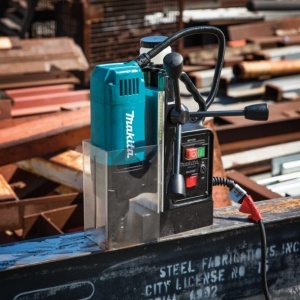 Masina de gaurit si insurubat Makita cu talpa magnetica 1050W - Img 5