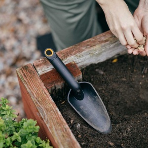 Plantator ingust Fiskars Solid™ Fibercomp 291x58mm, 70g - Img 3