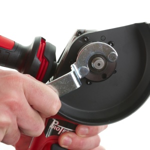 Polizor unghiular 220 V Milwaukee AGV12-125X, disc 125 mm, motor PROTECTOR, 1200 W, alimentare Retea 220-240 V - Img 11