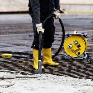 Vibrator de beton compatibil cu convertizor Wacker Neuson IREN 45/250/18, cap vibrant 45 mm, lungime furtun 18 m, frecventa 200 Hz - Img 3