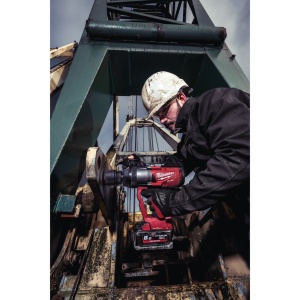 Cheie cu impact 1" Milwaukee M18 FUEL™ ONEFHIWF1-802X, cuplu 2400 Nm, livrata cu acumulatori, incarcator, valiza - Img 10