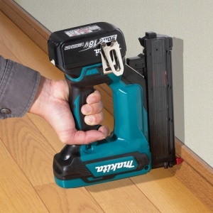 Ciocan Makita de batut cuie cu tub de gaz fara acumulatori si incarcator, 18 V, 15-35 mm - Img 2