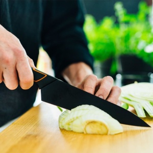 Cutitul bucatarului, Fiskars, Edge, lama inoxidabila, 20.3 cm - Img 4