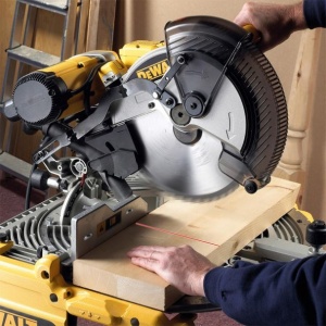 Disc Dewalt DT4290 pentru fierastrau circular, D 305x30x3.0 mm, 96 dinti, pentru taiere aluminiu, seria Extreme - Img 3