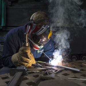 Electrozi inveliti rutilici pentru sudura otelurilor de uz general Lincoln Electric OMNIA46_4X350*, diametru 4 mm, lungime 350 mm, cutie 5 kg - Img 6