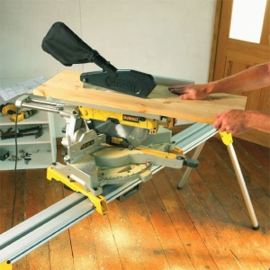 Fierastrau circular cu masa culisanta Dewalt D27112, 1600 W, diametru panza 305 mm - Img 3
