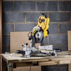 Fierastrau circular Dewalt DWS773, 1300 W, diametru disc 216 mm - Img 6