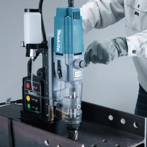 Masina de gaurit si insurubat Makita cu talpa magnetica 1150W - Img 2