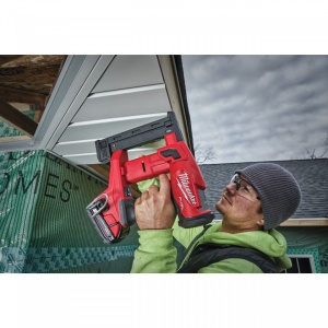 PISTOL CAPSE ÎNGUSTE FUEL™ M18FNCS18GS-0X, capse de la 9.5 mm până la 38 mm, livrat fara acumulatori si incarcator, cu valiza