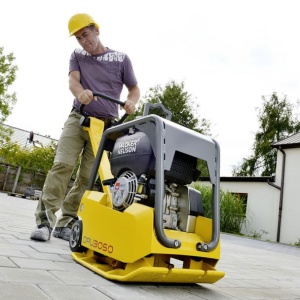 Placa compactoare reversibila Wacker Neuson DPU3050H, diesel, greutate 181 kg, forta de impact 30 kN - Img 5
