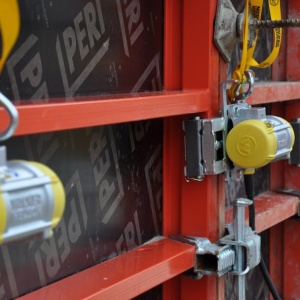 Vibrator extern pentru cofraj Wacker Neuson AR26/6/250, 250 V, 6000 rpm, frecventa 200 Hz, forta centrifuga 3.47 kN - Img 5