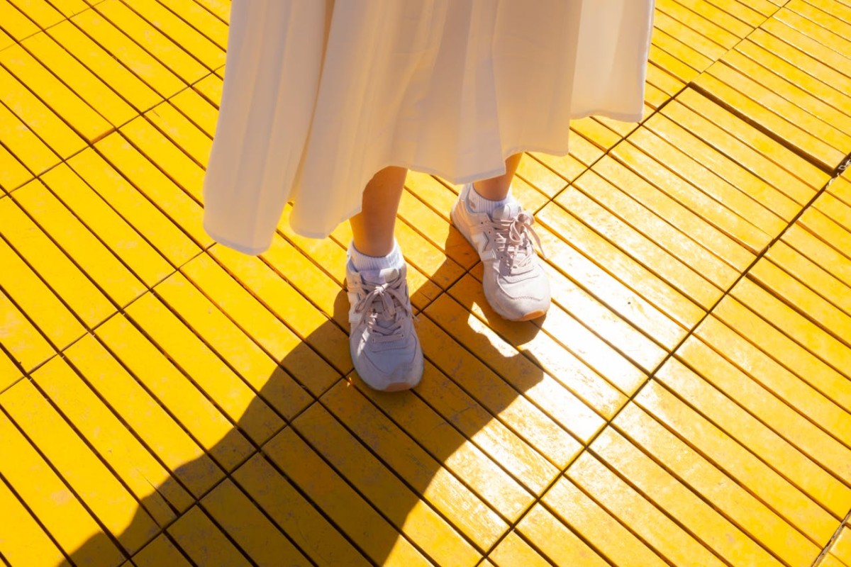 Fusta maxi: Cum să o asortezi pentru un look boem sau elegant