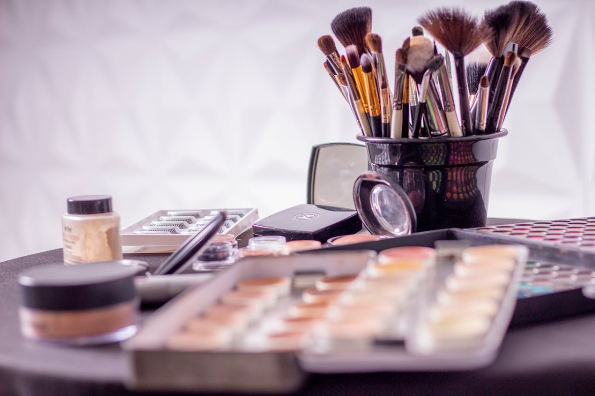 Make-up. Reguli de baza si de protectie