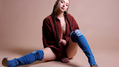 Cum să porți cizmele peste genunchi cu stil: Ghid complet de asortare