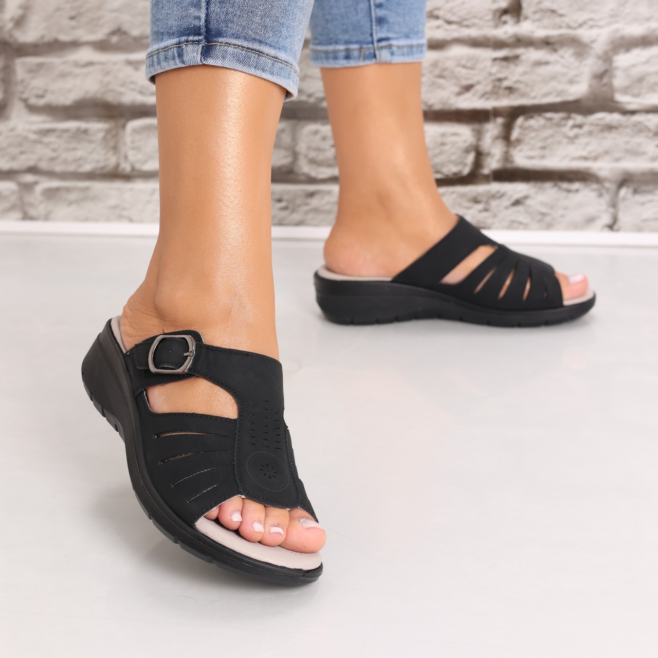 Papuci dama cu platforma Negri din Piele Ecologica Monine