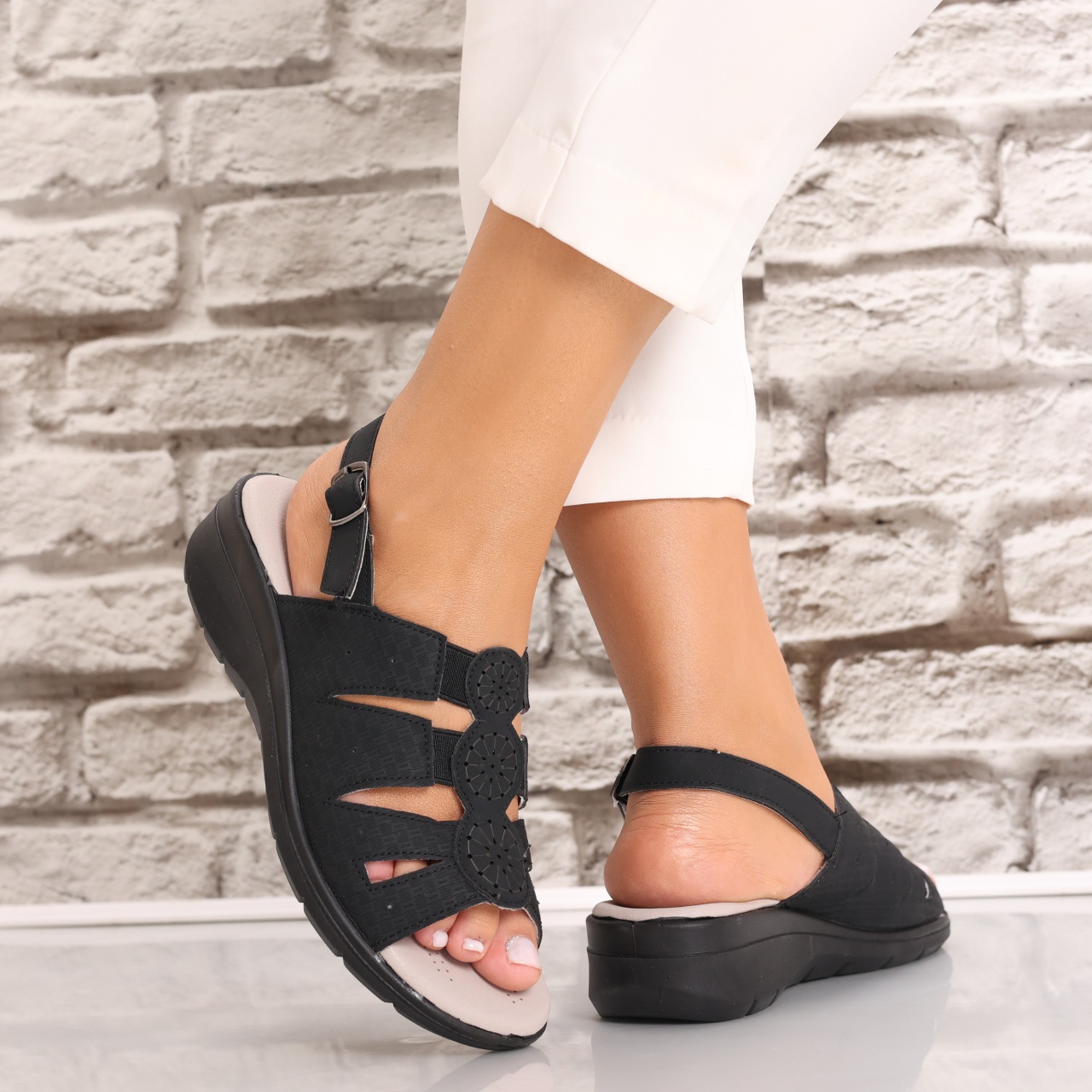 Sandale dama cu platforma Negre din Piele Ecologica Assisa - 3 | YEO