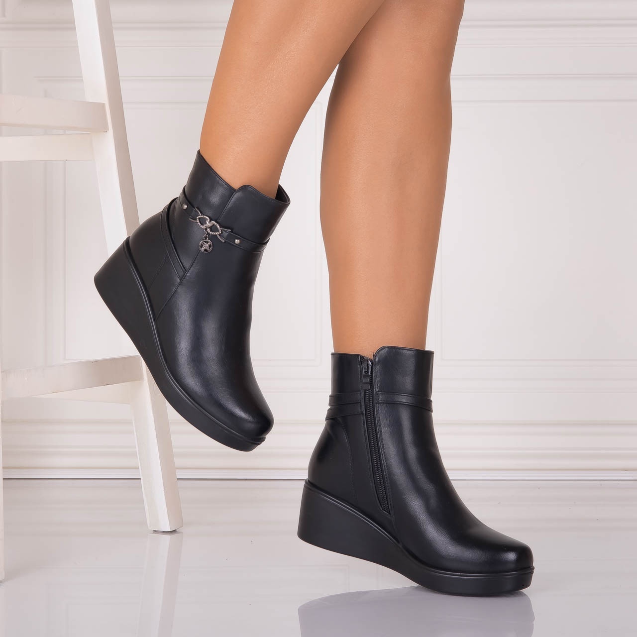 Ghete Dama Imblanite Negre din Piele Ecologica Asida - 3 | YEO